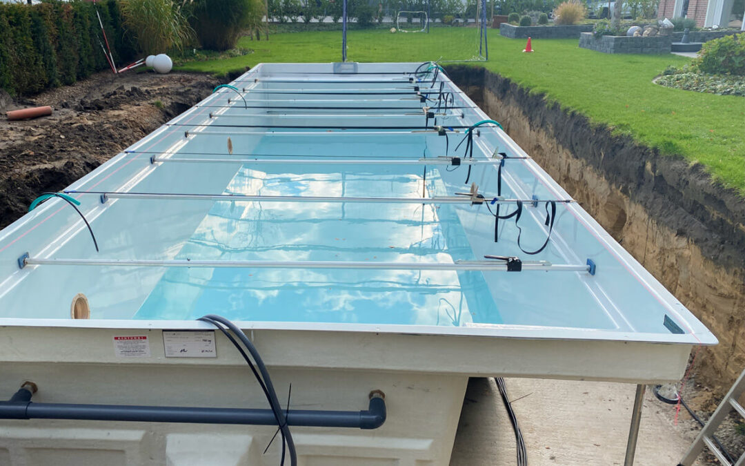 Außendämmung eines privaten Gartenpools